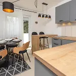 Apartamento 1 Bedroom Nice Apartment In Pula *